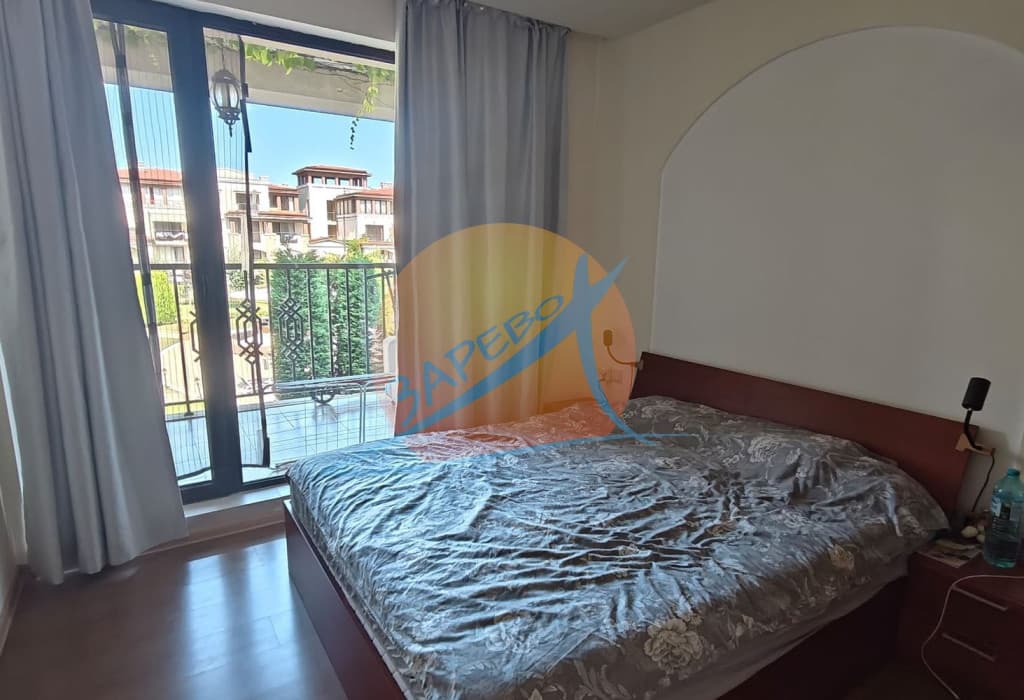 Созопол, Грийн лайф. Обзаведен тристаен с тераса с гледка кръглия басейн, готови документи за сделка!