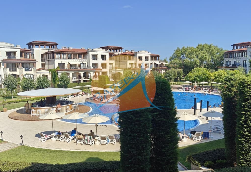 Созопол, Грийн лайф. Обзаведен тристаен с тераса с гледка кръглия басейн, готови документи за сделка!