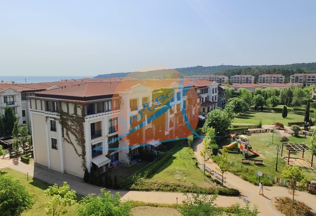 Созопол, Грийн лайф. Обзаведен тристаен с тераса с гледка кръглия басейн, готови документи за сделка!