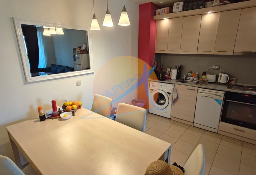 Созопол, Грийн лайф. Обзаведен тристаен с тераса с гледка кръглия басейн, готови документи за сделка!