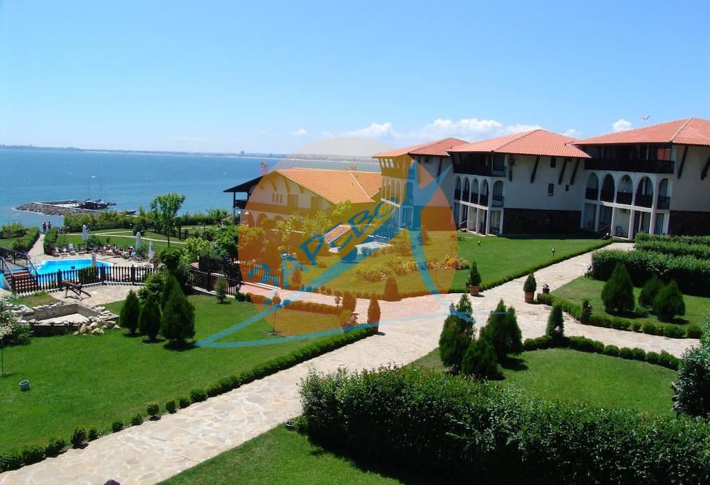 Манастира II (Monastery II), Диневи груп, Свети Влас