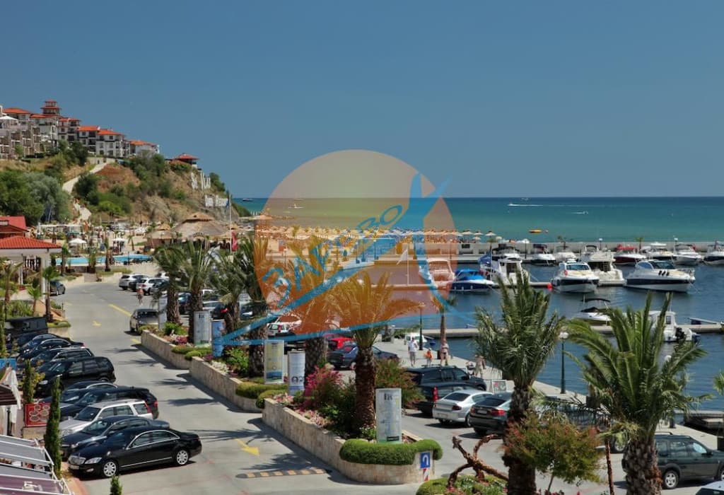 Манастира II (Monastery II), Диневи груп, Свети Влас