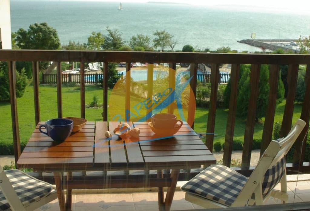 Манастира II (Monastery II), Диневи груп, Свети Влас