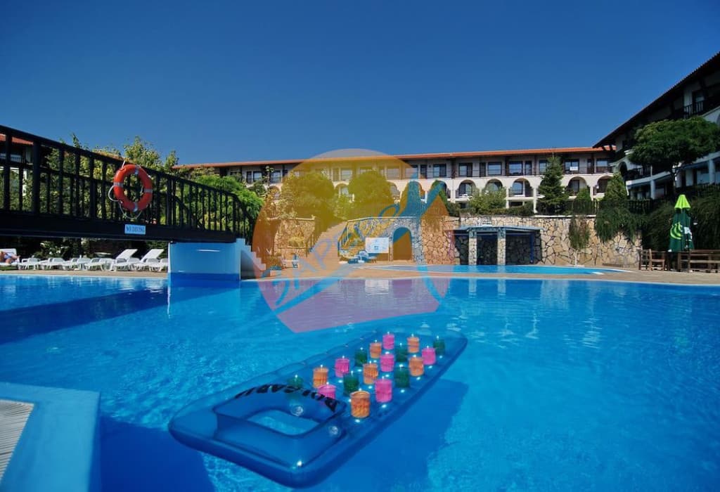 Манастира II (Monastery II), Диневи груп, Свети Влас