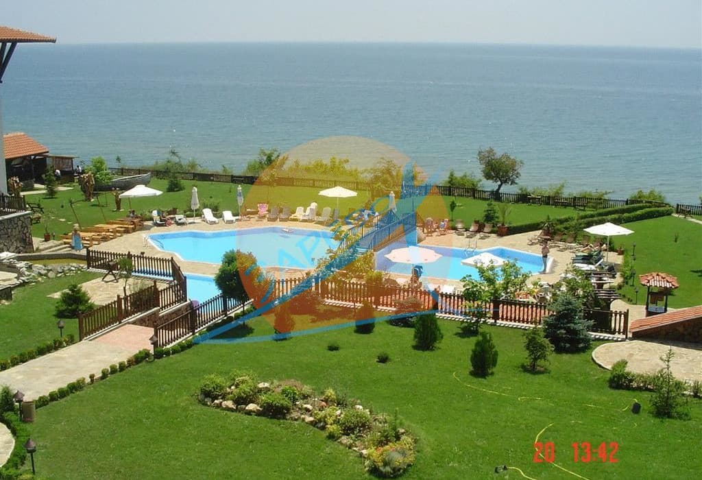 Манастира II (Monastery II), Диневи груп, Свети Влас