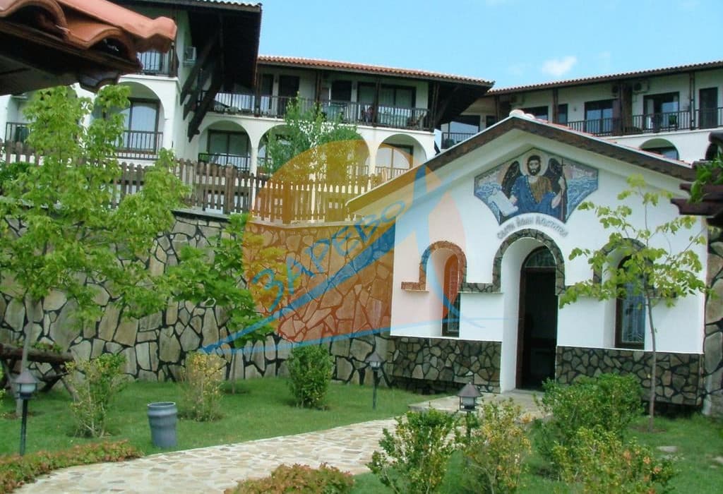 Манастира II (Monastery II), Диневи груп, Свети Влас