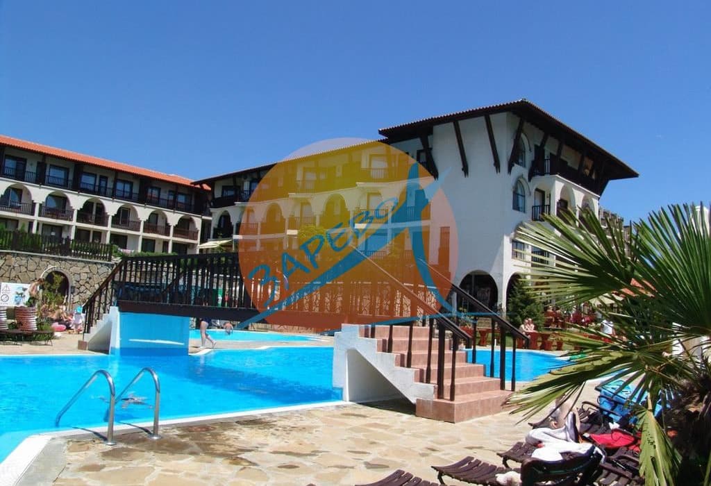 Манастира II (Monastery II), Диневи груп, Свети Влас