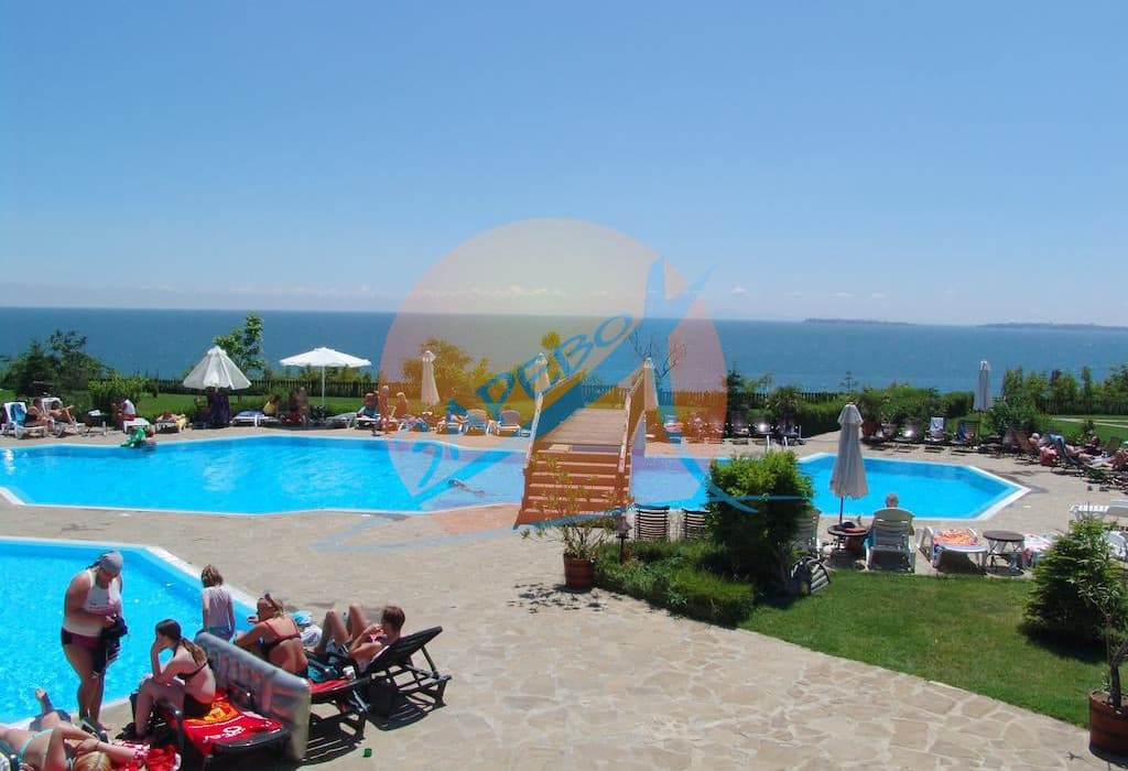 Манастира II (Monastery II), Диневи груп, Свети Влас