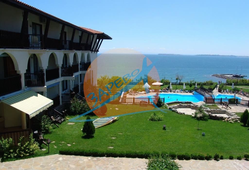 Манастира II (Monastery II), Диневи груп, Свети Влас