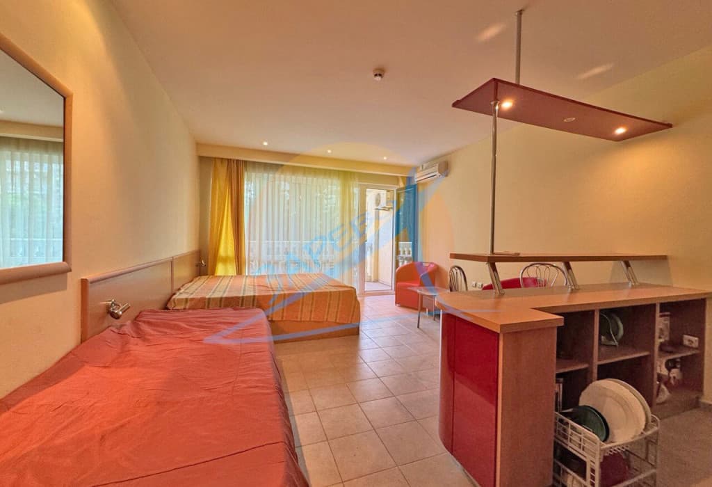 Слънчев бряг, обзаведено студио, 50 метра от плажа, целогодишен комплекс, ниска такса, Планета (Planeta)