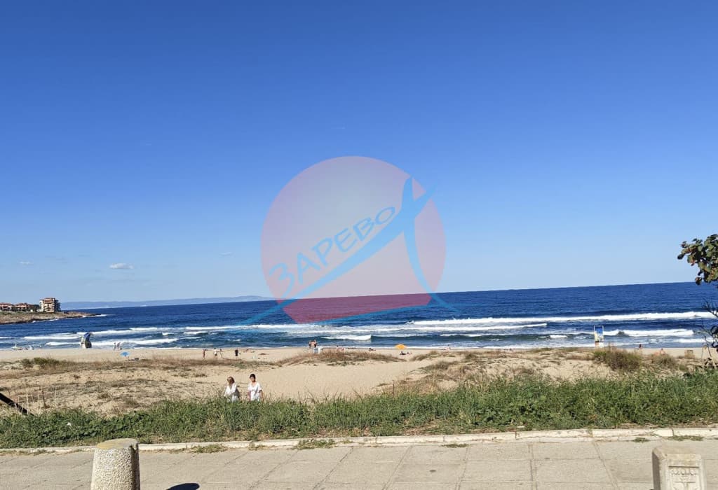 Созопол, Хармани, с паркомясто, двустаен с пряка гледка море срещу плажа, ниска поддръжка, готови документи!