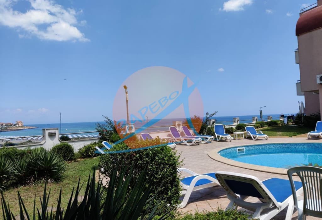 Созопол, Хармани, с паркомясто, двустаен с пряка гледка море срещу плажа, ниска поддръжка, готови документи!