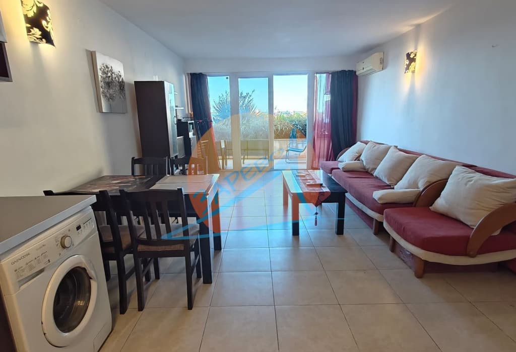 Созопол, Хармани, с паркомясто, двустаен с пряка гледка море срещу плажа, ниска поддръжка, готови документи!