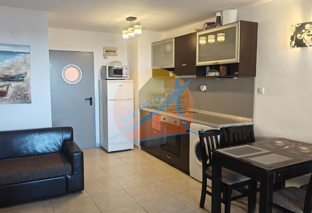 Созопол, Хармани, с паркомясто, двустаен с пряка гледка море срещу плажа, ниска поддръжка, готови документи!