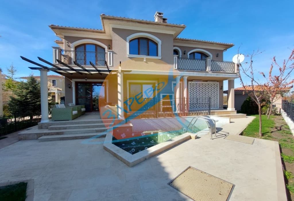 Поморие, триетажна къща лукс с басейн, камина, паркомeстa, гледка море, Виктория Роял Гарден (Victoria Royal Garden)