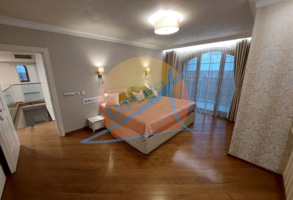 Поморие, триетажна къща лукс с басейн, камина, паркомeстa, гледка море, Виктория Роял Гарден (Victoria Royal Garden)