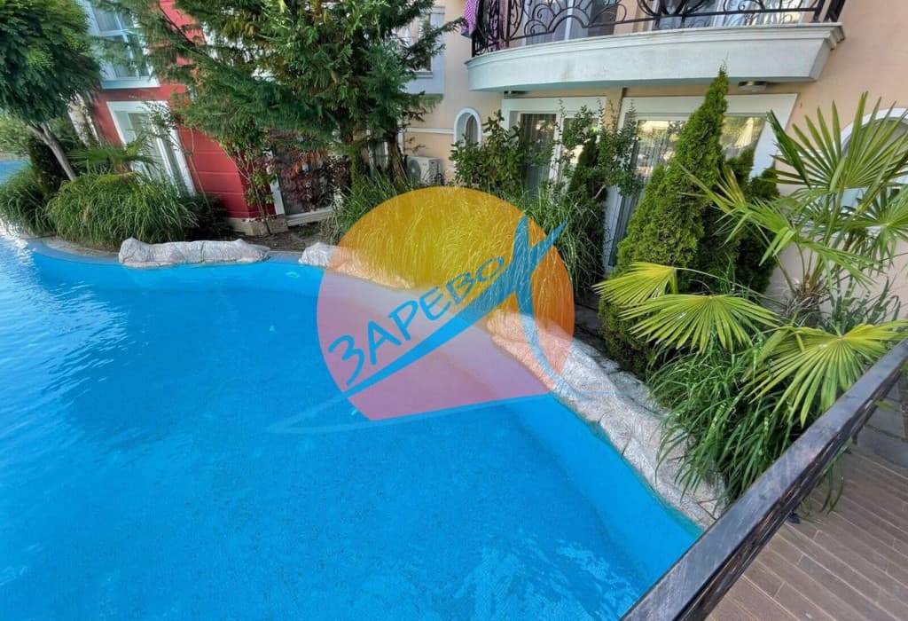 Слънчев бряг, просторен тристаен обзаведен с гледка басейн, Месембрия Резорт (Messembria Resort)